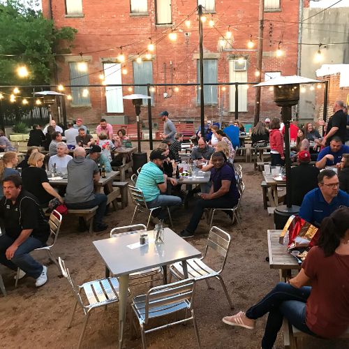 Hole in the Wall Grill & Bier Garten live music