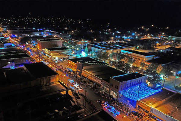 Merry Wells Lighted Parade