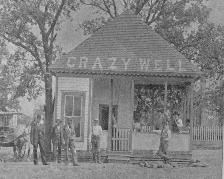 Carzy Well Building