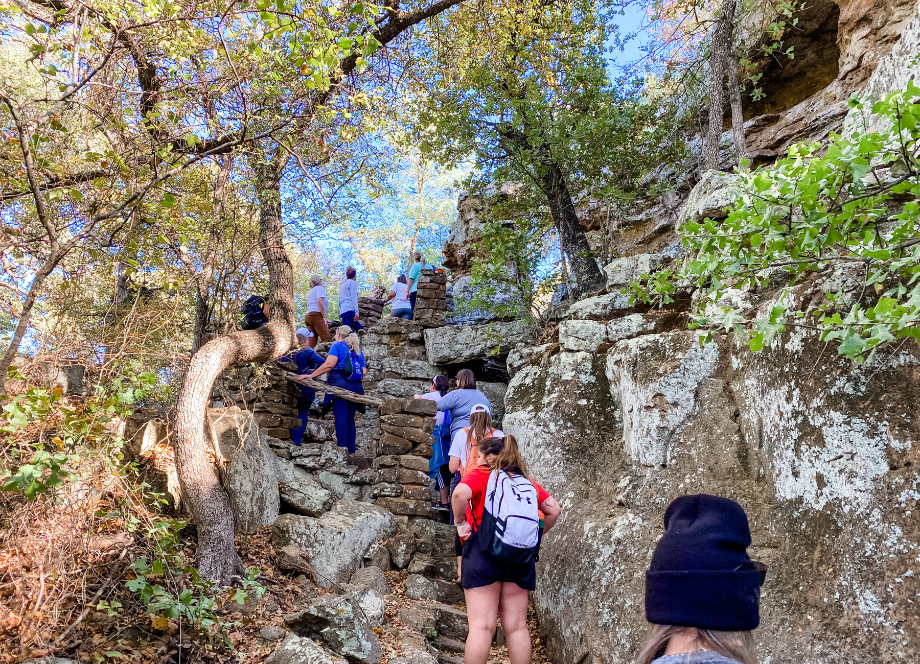 Hikers on Penitentiary Hollow trail